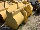 Used 2000 Komatsu 2.75YPO WA250 Bucket